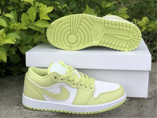 Air Jordan 1 Low SE "Limelight"