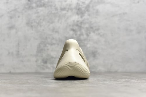 YEEZY FOAM RUNNER "sand"