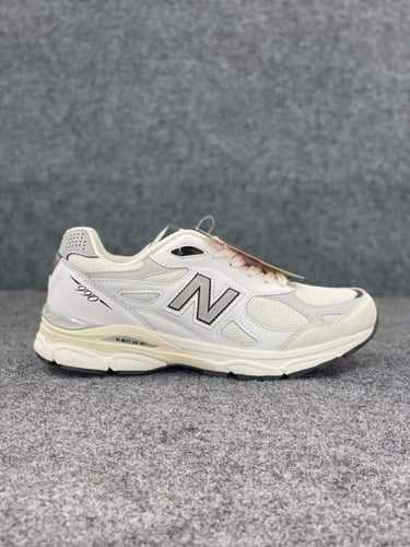 New Balance 990 v3 Retro Casual White