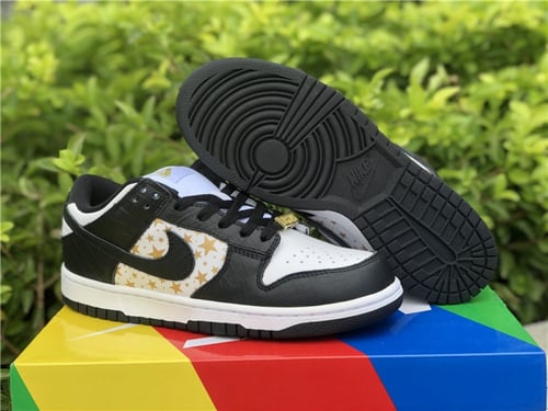 SB DUNK LOW "Supreme - Stars - Black"