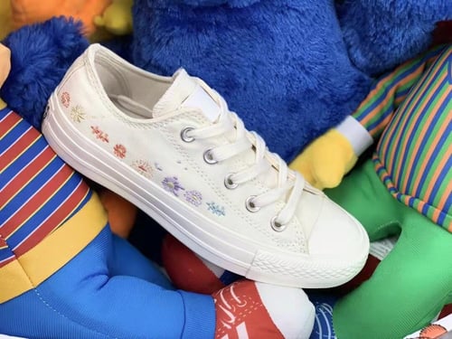 Converse WMNS Chuck Taylor All Star Low 'Embroider...