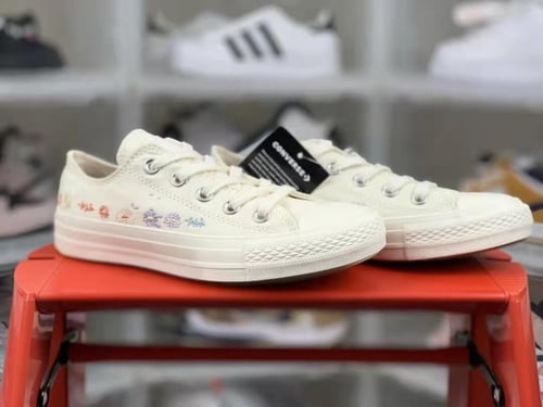 Converse WMNS Chuck Taylor All Star Low 'Embroider...