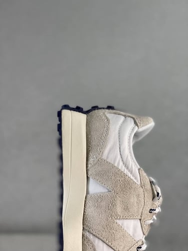 New Balance 327