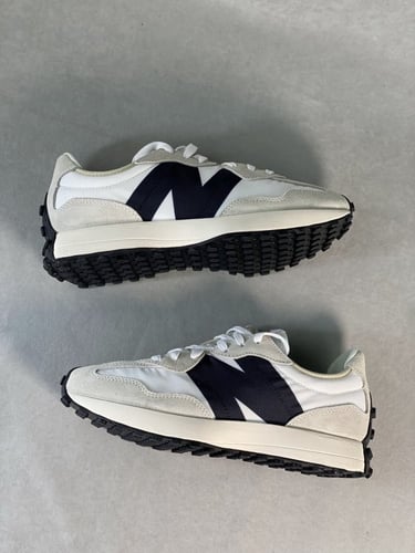 New Balance 327 Sea Salt | نيو بالانس 327 بيج اسود