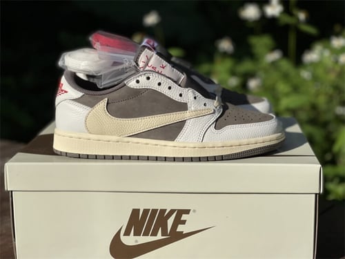 Air Jordan 1 Retro Low Travis Scott Reverse Mocha