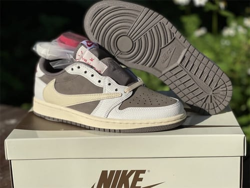 Air Jordan 1 Retro Low Travis Scott Reverse Mocha