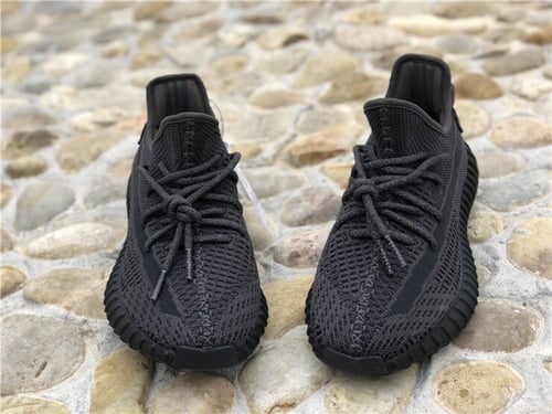 Yeezy Boost 350 V2 'Black' Non-reflective | بلاك ح...