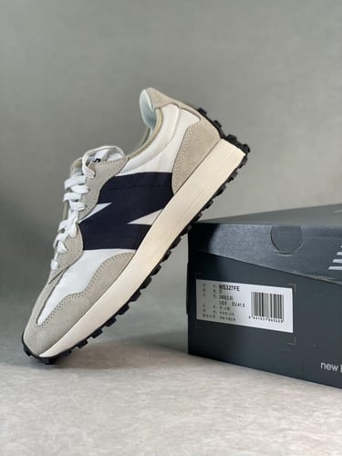 New Balance 327 Sea Salt | نيو بالانس 327 بيج اسود