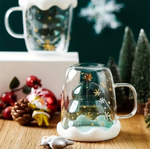 كوب زجاج الشجرة