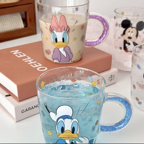 كوب زجاج بمسكه لامعه