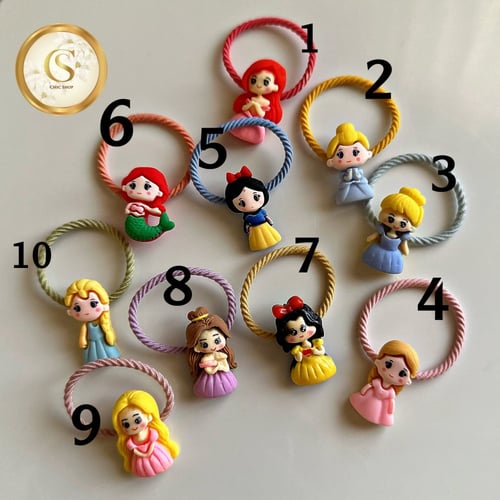 زوج من بكل الاطفال بشخصيات الاميرات