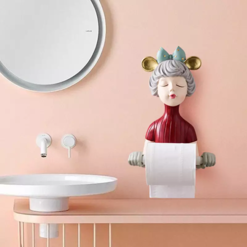 الفتاة حاملة المناديل الرول