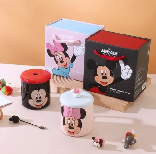 كوب بشخصية ديزني مع غطاء وملعقة