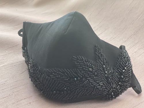 كمامة سهرة بالوان متنوعة(الحبة) - evening mask