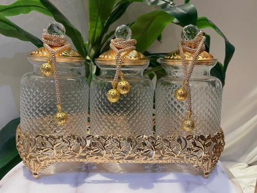 طقم معاميل لون ذهبي