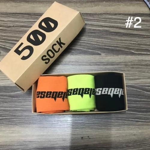تسليم فوري Yeezy 500 Socks Box 3 pcs Free Size