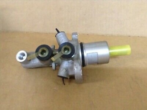 طرمبة فرامل بي ام دبليو BMW