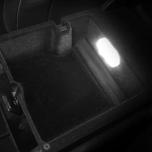 لد صغير يعمل باللمس