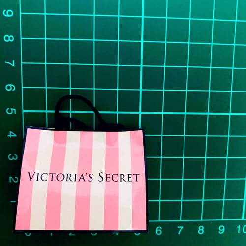 مغناطيس كيس فيكتوريا سيكريت