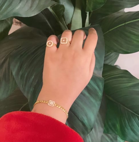 خاتم ذهبي مربع