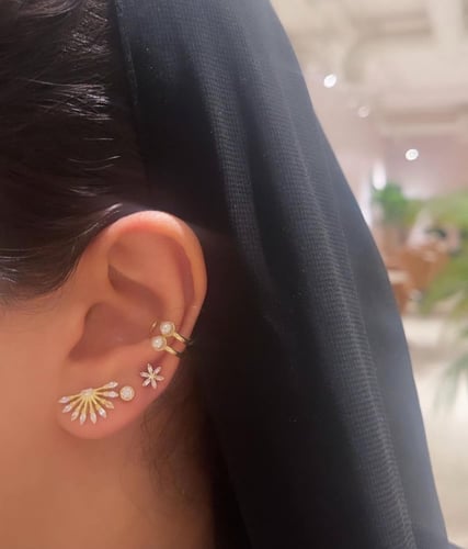 حلق قوس ذهبي