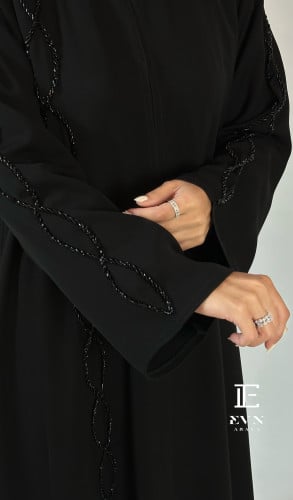 عباية شك امامي + اكمام لون اسود EN50