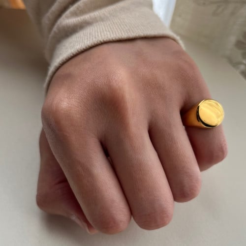 خاتم مستدير ذهبي