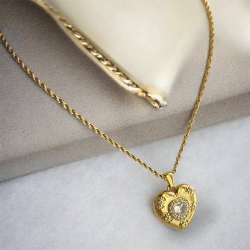 سلسلة قلب زريكون ابيض