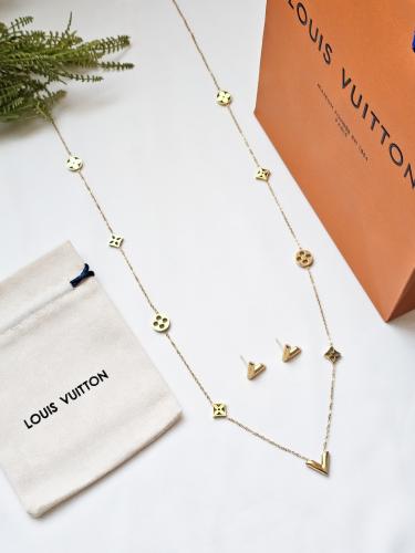 سلسال مع حلق ماركة - LOUIS VUITTON
