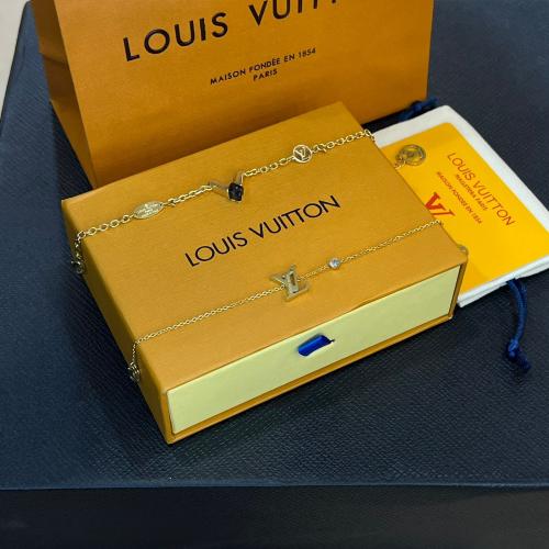 سلسال مع أسوارة ماركة - LOUIS VUITTON
