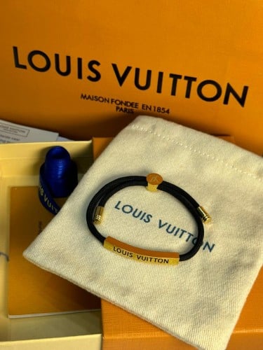 أسوارة ماركة - LOUIS VUITTON