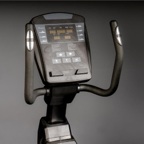 دراجة ثابتة بمسند ظهر