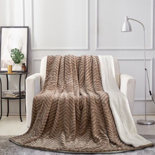 بطانية سيلكارا فرو بني محفور 200*230