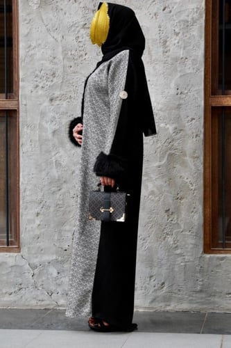 عباية شتوية بالفرو الطبيعي