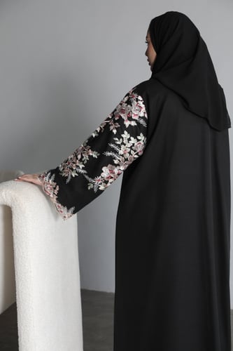 عباية بأكمام دانتيل مطرز - ازهار