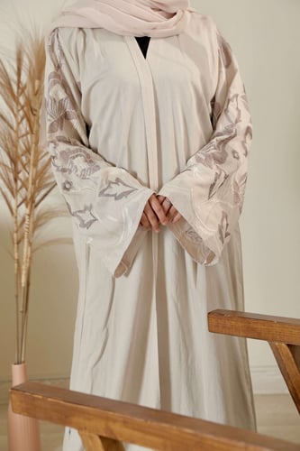 عباية مطرزة - بيج