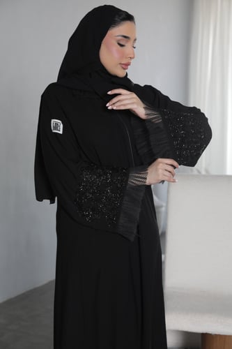 عباية اماراتيه بشك اسود