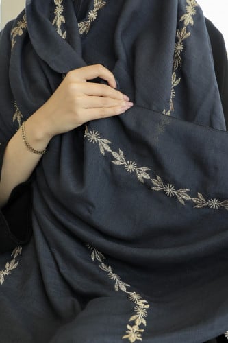 طرحة لنن مطرزة - كحلي