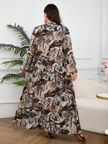 فستان طويل بطراز عربي