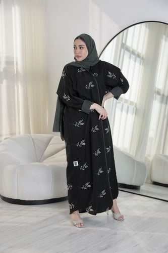 عباية مططرزة اوراق - زيتي