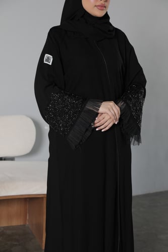 عباية اماراتيه بشك اسود