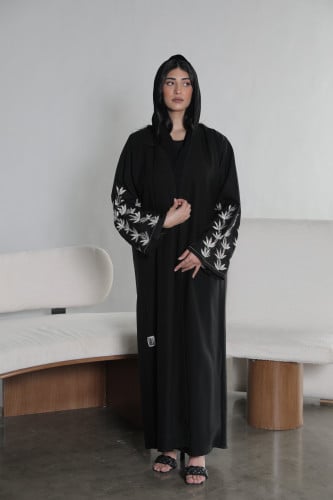 عباية بأكمام مطرزة - ازهار ابيض