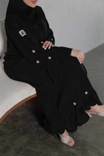 عباية بأكمام فرنسيه وازهار الكرز