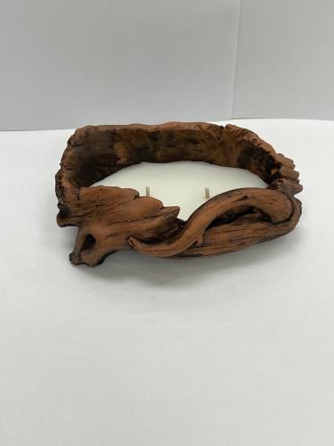 Scented candle with wooden shape