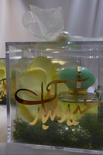 بوكس اكريلك كبير للكبار