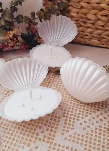 شموع توزيعات مع تاق أنيقة ومميزه