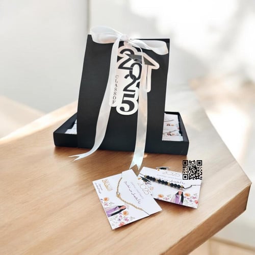 هدايا تخرج كروت اساور