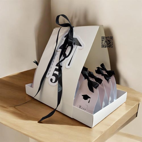 12 تاق مجهز بهدايا التخرج