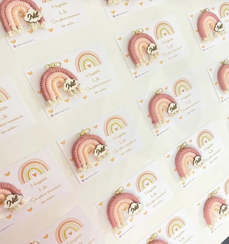 توزيعات ميداليه منسقه مع كرت