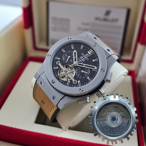 ساعه هوبلت اوتوماتيك مكشوف